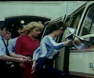 जेलों tres नर्सों की खुशी डालना ।  femme 1982 olinka hardiman