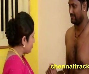 Tamil Aunty Seducing Servant - 2 min