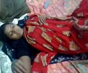 Desi indyjski ciocia przejebane w w domu - 9 min