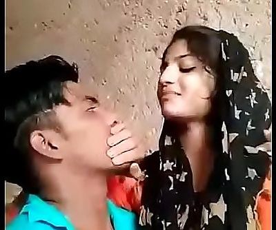 Niee Desi Lovers Kissing & Fuck Sex 3 min