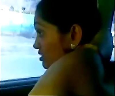 indiase Desi bhabi Geneukt in Auto Volledig geslacht Video 3 min