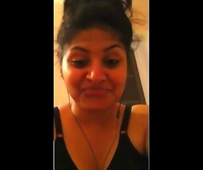 indiase hot chick janani strippen naakt op live webcam chat
