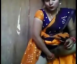 Indische Tantchen einfügen Gurke in pussy 78 sec