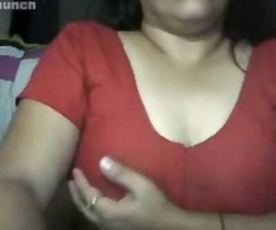 40yo Desi Aunty Teases and Shows on Cam