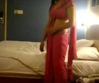 Desi yenge mast chudai açık Hintçe ses Hintçe seks Video