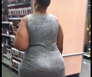 monster booty ebony Ssbbw milf with wide hips jiggly phatass candid must see - 32 sec