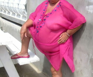 Old chick Grandma Libby reveals her morbidly obese body on..