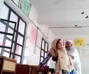 Desi head tormentor fuck urdu teacher school affair caught mms