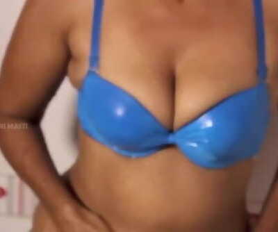 Hot desi shortfilm 123 - Mature aunty boobs kissed in blue bra in shower