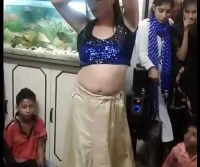 Scorching Sexy Indian Girl Dance 93 sec