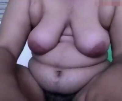 Hot bhabhi n wifey on webcam shows her hairy pussy.mp4