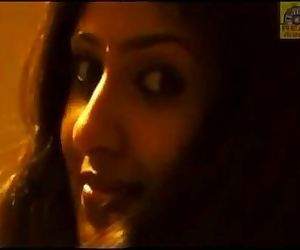 Süd Indische Schauspielerin Monica azhahimonica Bett Zimmer Szene aus die :Film: silanthi 8 min