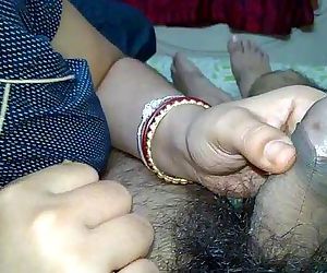 Indian Pinki Bhabhi kissing on husband Jeets dick when handjob - 1 min 34 sec