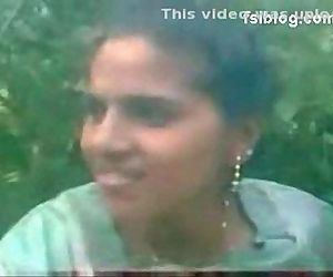 indiana buceta ao ar livre menina mostrando Peitos 24 sec