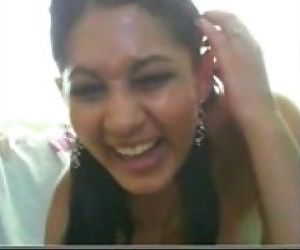 Desi india Caliente Babe en webcam debe ver 8 min