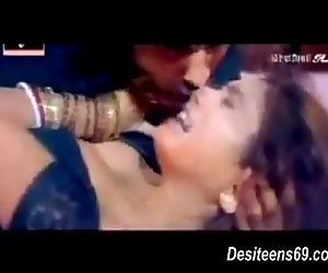 भारतीय सुंदर गर्म लड़की की कोशिश करो करने के लिए कमबख्त उसके प्रेमी 1 मिन 34 एसईसी
