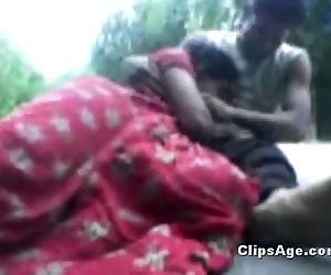 Indian Village Hot Bhabhi Enjoying Sex Devor On Top Of Roof - Wowmoyback - 7 min
