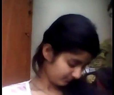 印度 青少年 表示 她的 胸部 2 min