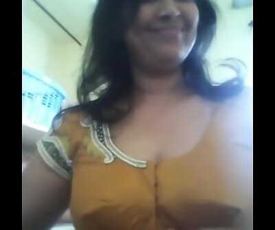 Indian Aunty SHowing Big Boobs Opening Blouse