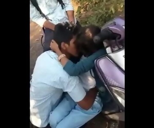 India collage girl public By the side of the road Sex with boyfriend