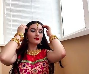 Indian Desi Bhabhi Alyssa Quinn Gets Fuck & Swallows Thick Cum