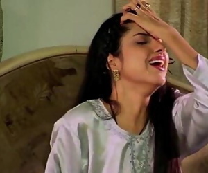 ein Hausfrau Belästigt :Von: Elektriker hot Szene (love in india) 5 min
