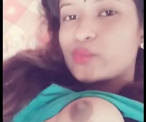 Desi ผู้หญิง แสดง หน้าอก Selfie 84 วินาที