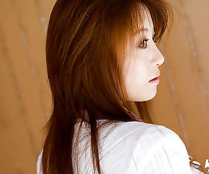 جميلة الآسيوية في سن المراهقة فاتنة مع شعر كس خفض لها سراويل