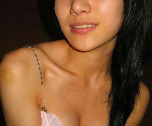 Nice compilation of a thai chicks hot selfpics - part 1413