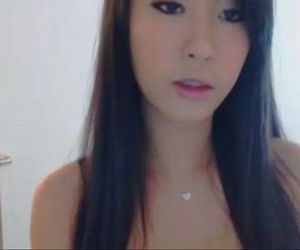 Asian Girl Shows Off Nice Booty -..