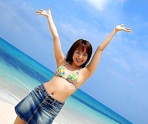 Asian beach babe chikaho ito in bikini showin body - part..