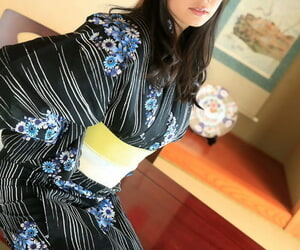 Hot Asian wife Makoto Shiraishi gets fondled & her hairy..