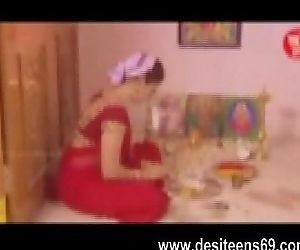 indiano Indù casalinga molto caldo Sesso Video www.desiteens69.com 4 min