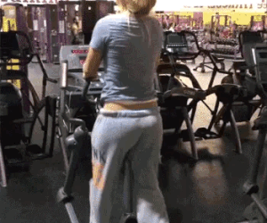 Chick gettin pantsed in a gym