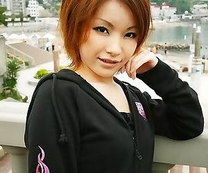 Giapponese teen Saori in posa in kimono mostrando figa - parte