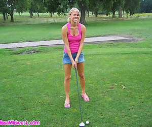 Golfing in a bikini and pleasuring her pussy on the course