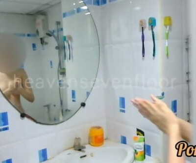 Thai teenage แอบถ่ายพี่สาวอาบน้ำโดนจับได้..