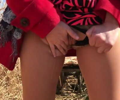 spy as a youngster hid in the reeds and fingering masturbates pussy and spunk