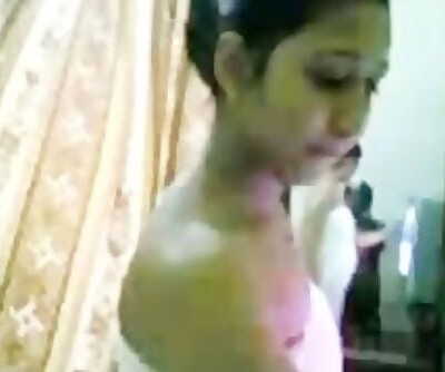 Desi college chick displaying her tits