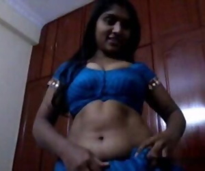 Andhra tante bj en striptease