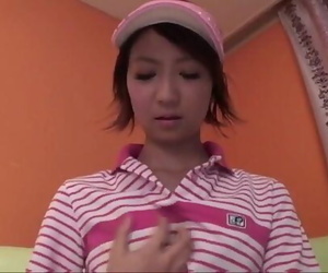 رياضي اليابانية Miriya Hazuki الانزلاقات اللعب حتى لها مهبل