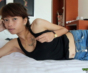 Youthfull Thai girl with ample labia lips gets pounded by..