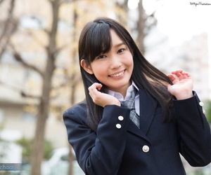 Deliziosa giapponese studentessa tira giù biancheria intima displaying..