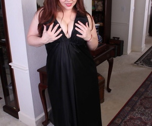 BBW in a scorching black dress India peels off & toys..