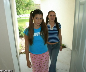 Promiscuous teen deep-throaters demonstrating off her..