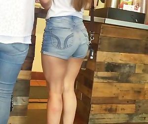 Teen ass in shorts candid