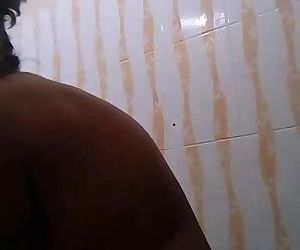 Indian Telugu Babe Swathi Naidu Shower MMS