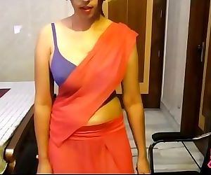 Indian Amateur In Saree Showing..