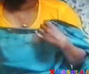 Desi indian bhabhi exposing for husbands friend - 4 min