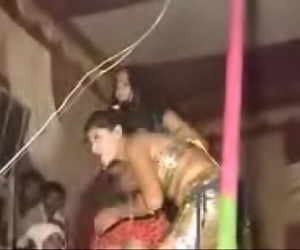देसी लेस्बियन नृत्य में jatara 5 मिन